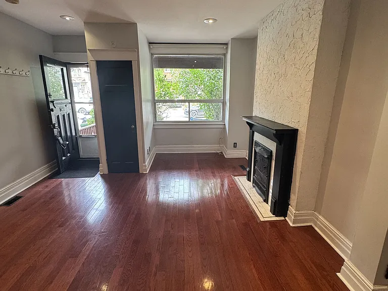 920 Woodbine Ave — Photo 5