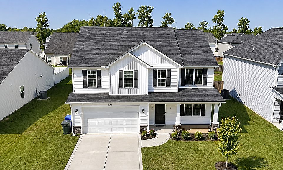 1st image of 2120 Lunsford Dr