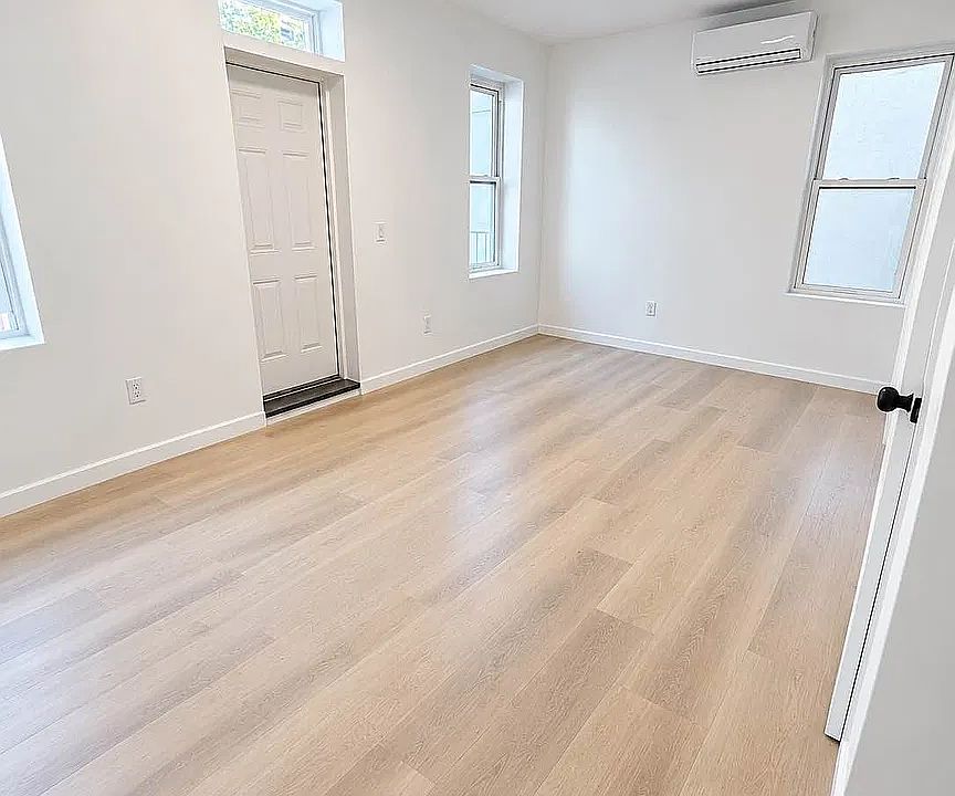 2nd image of 105 Grove St Floor 1