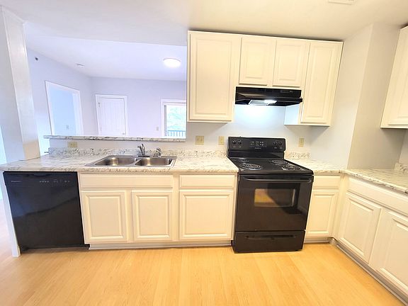 kitchen with breakfast bar