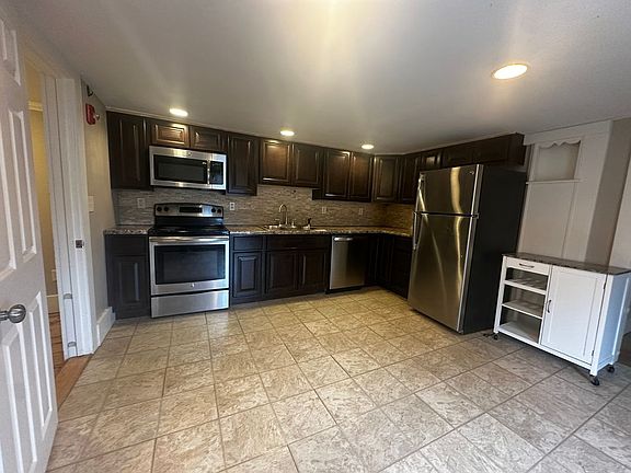 3rd image of 398 Bridgton Rd #2