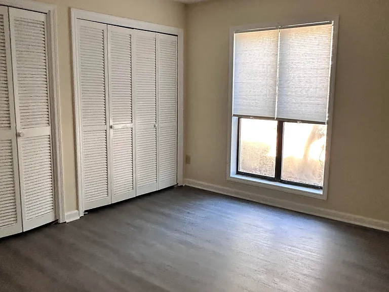 580 Burning Tree Rd — Photo 10