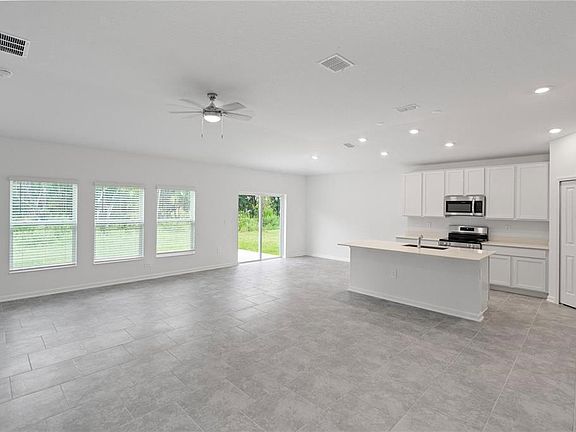 4th image of 4819 Worchester Dr