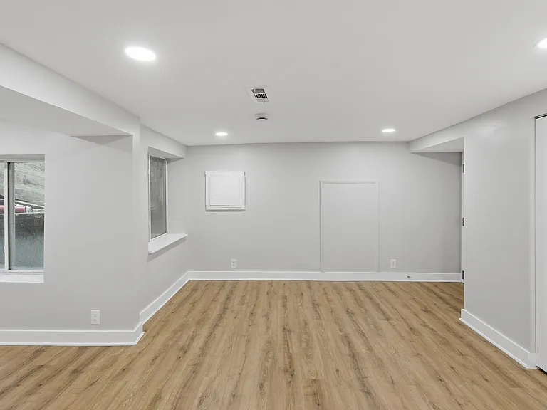 2388 Champlain St NW #3 — Photo 17