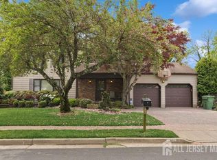 35 Edgemount Rd, Edison, NJ 08817