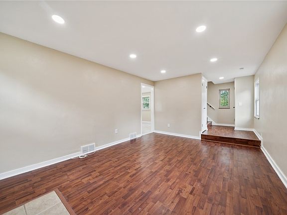 5th image of 5313 White Oak Dr