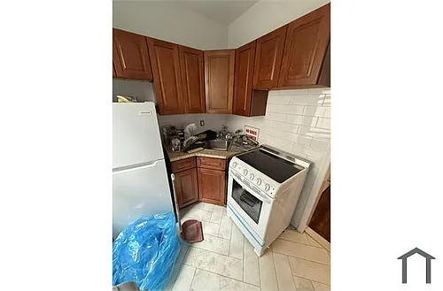 2408 Cambreleng Ave #3 Photo 1