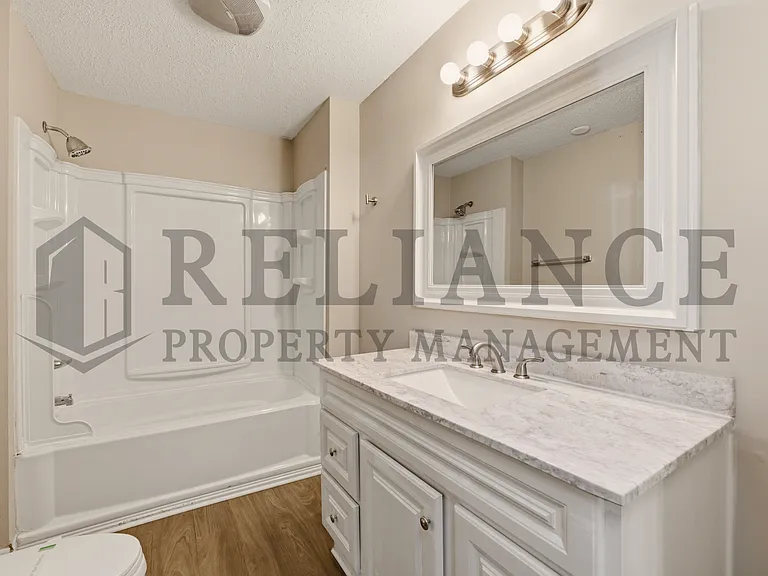 2917 S Walnut St — Photo 36