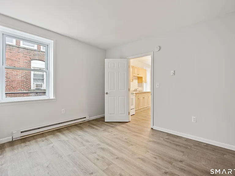 60 Center St #10 — Photo 8