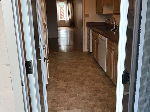 2nd image of 122 Windward Dr SW