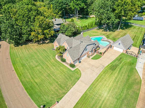 2nd image of 3567 Davieshire Dr