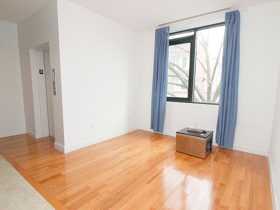 3rd image of 33-19 Broadway #2R2