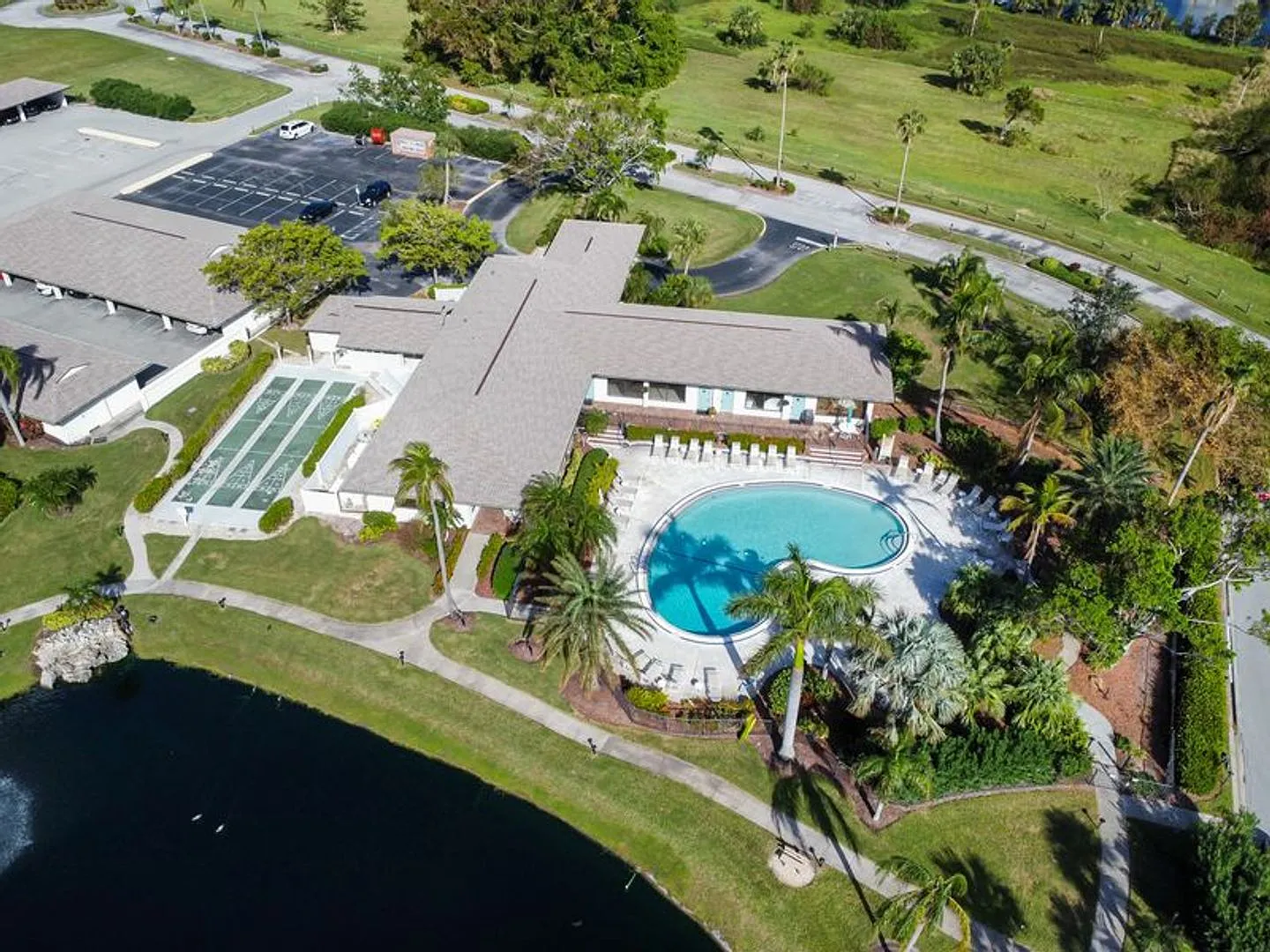 Riverfront Condo With A Stunning View! 1 + A Den, 2 Bath On Caloosahatchee! — Photo 2