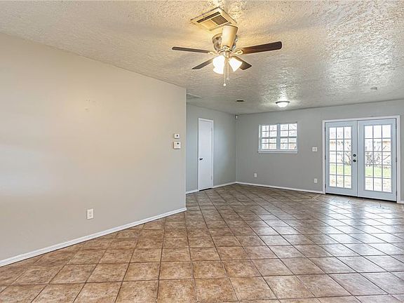 4th image of 805 Arnold Ave