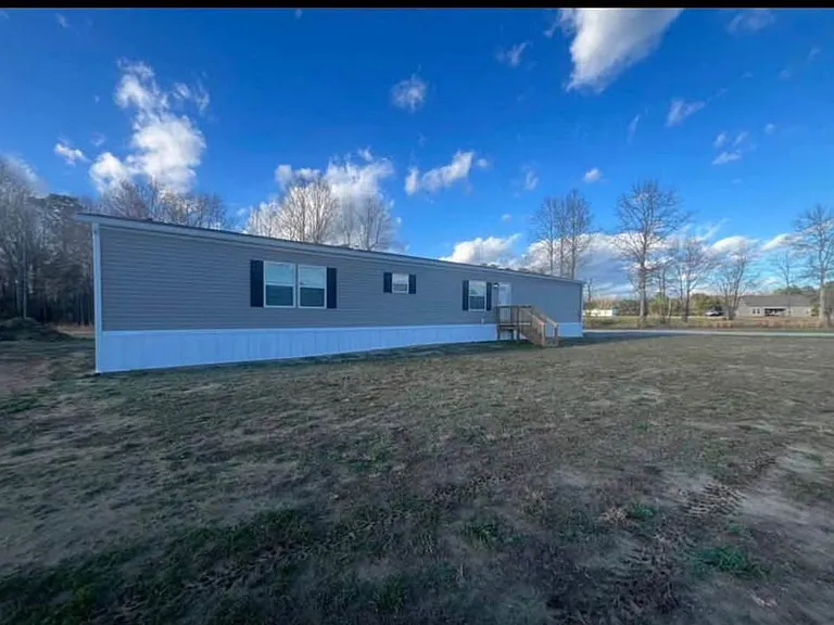 1438 Nathan Dr — Photo 1