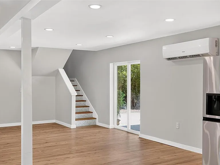 1099 Grove Ave — Photo 17