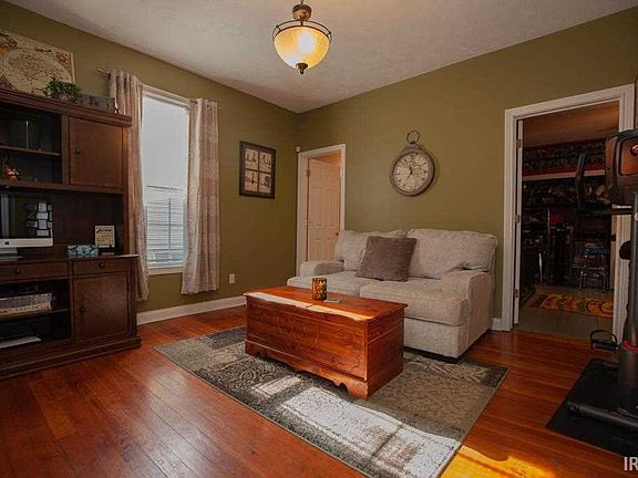 5th image of 145 E Main St