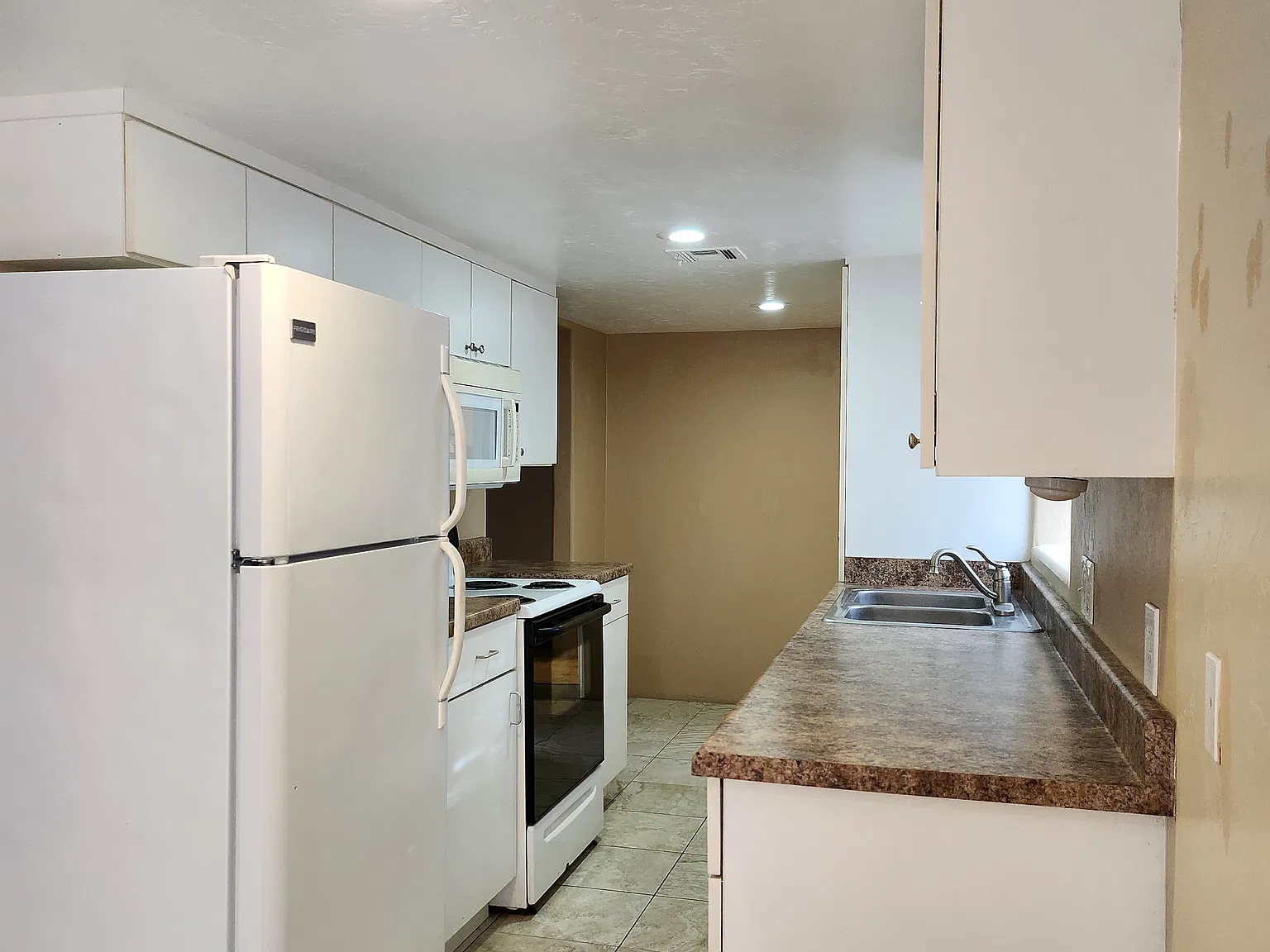 2 bed, 900 sqft, $950 — Photo 4