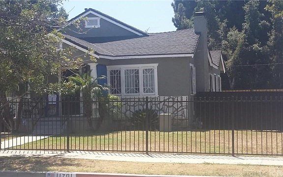 3rd image of 11701 Denver Ave