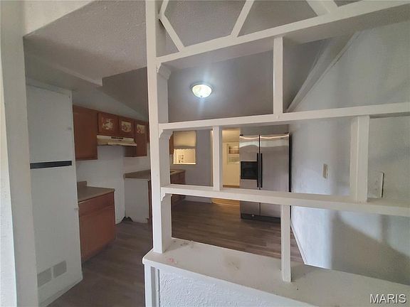 4th image of 240 Saint John Dr