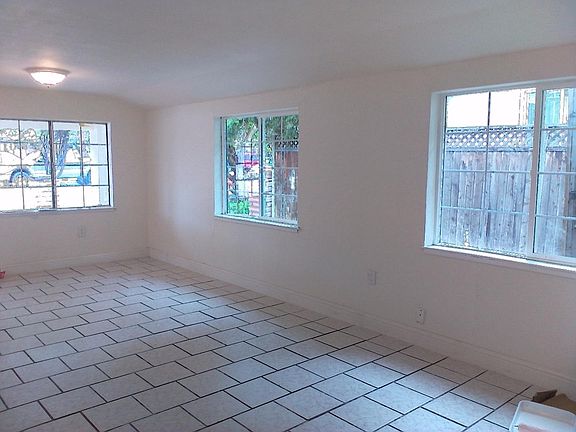 4th image of 3450 E Hills Dr
