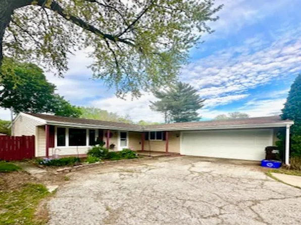 1817 Spring Brook Ave, Rockford, IL 61107