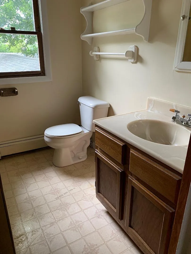 426 Colchester Ave — Photo 4