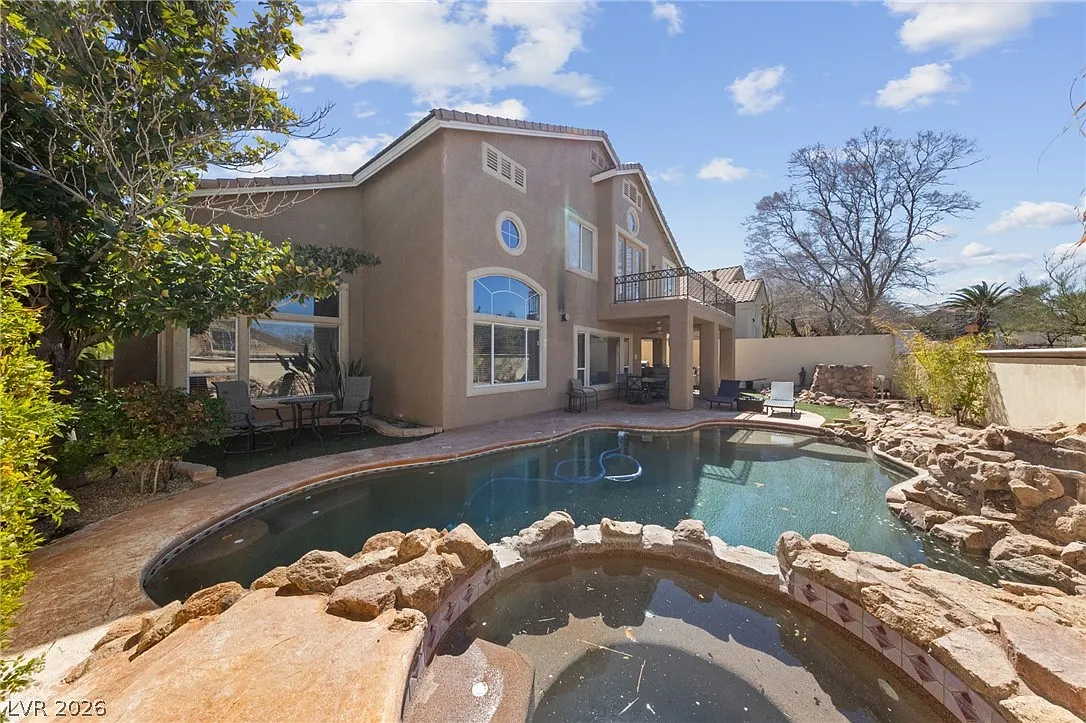 4 bed, 4.0 bath, 3571 sqft, $4,295 — Photo 2