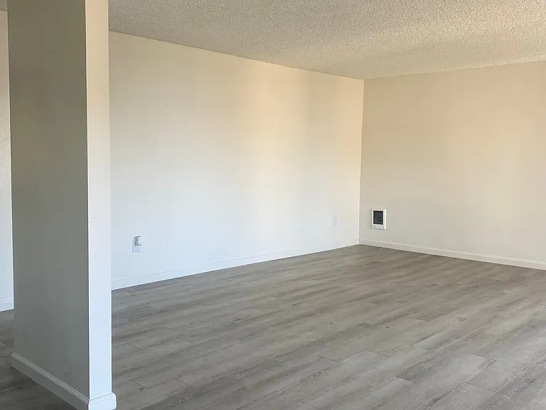 6818 Los Verdes Dr #5 — Photo 3