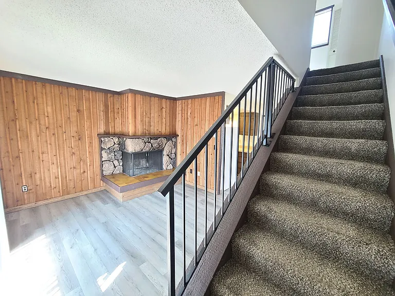 Alpine Square — Photo 10