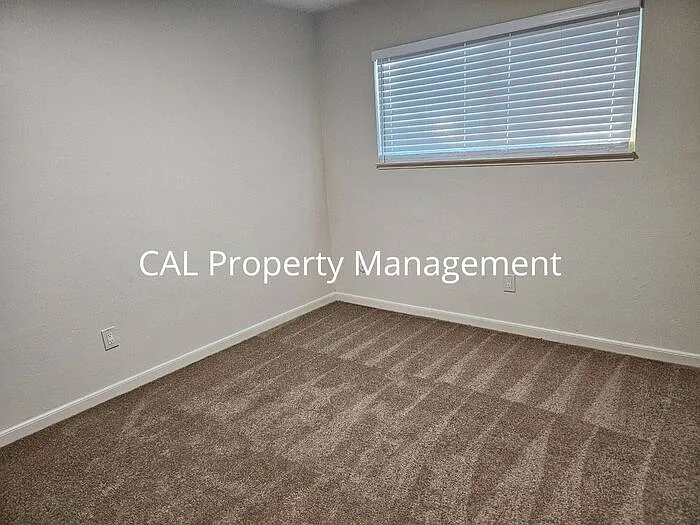 938 Illinois Ave #11 — Photo 11