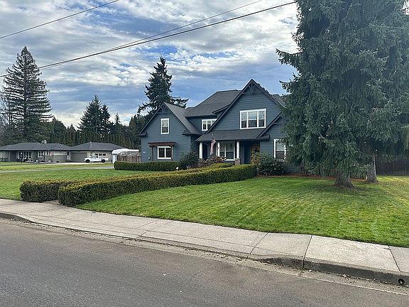 3rd image of 2979 Yolanda Ave