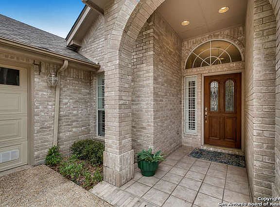 2nd image of 107 Antler Cir