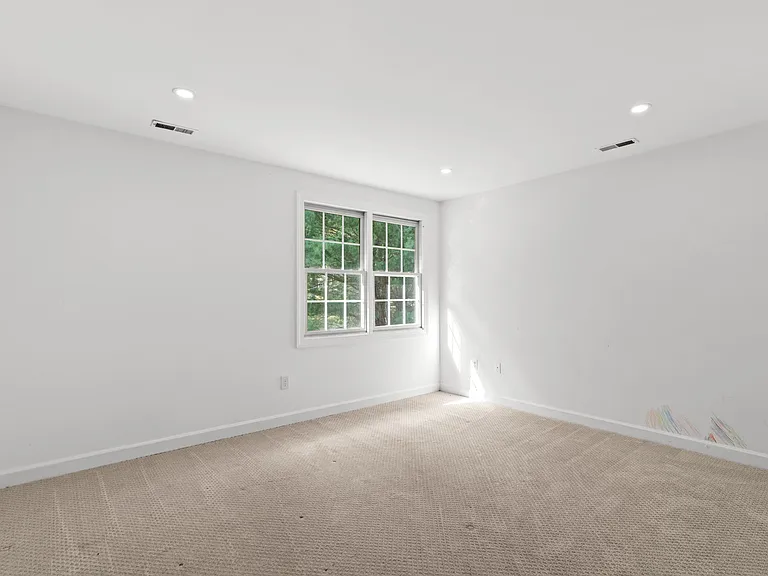 14216 Cervantes Ave — Photo 11