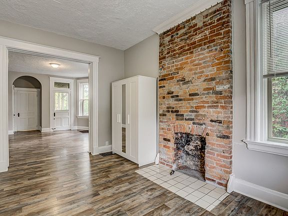 3rd image of 808-810 Academy Ave #1F