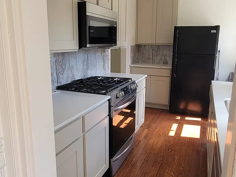 2409 NW 22nd St — Photo 12