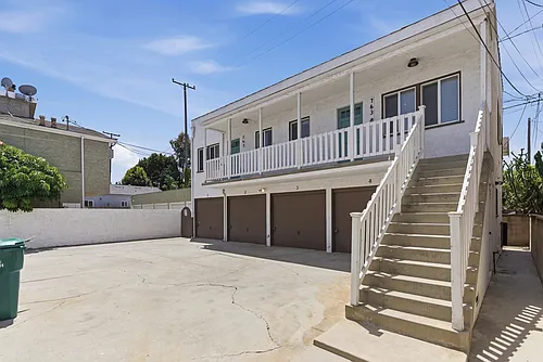 763 N Redondo Ave #A Photo 1