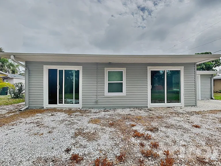 7330 Cass Cir — Photo 15