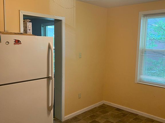 4th image of 421 N Frederick St #2