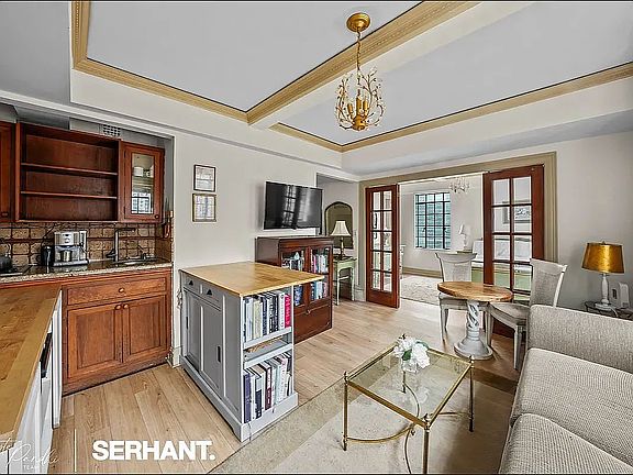 4th image of 320 E 42nd St APT 2318