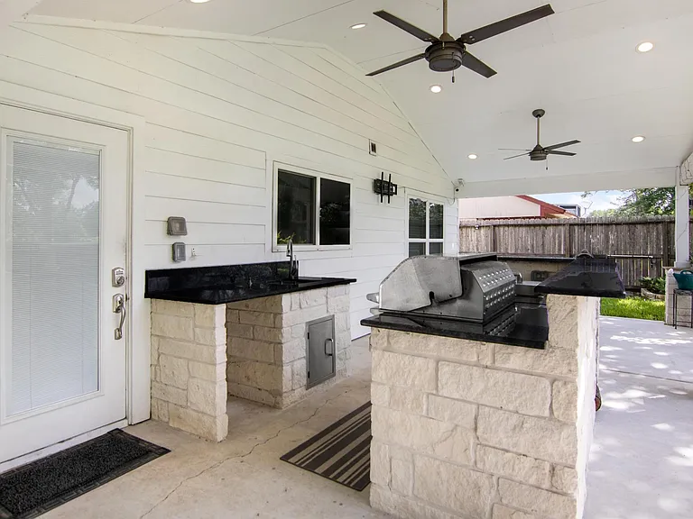 255 E Castle Harbour Dr — Photo 21