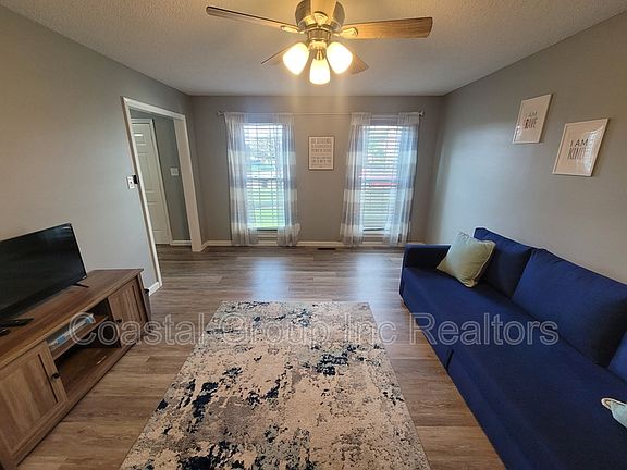 4th image of 1012 Meadowview Pl