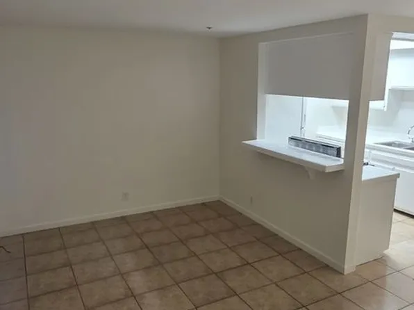 Menlo, 11603 Menlo Ave APT 2, Hawthorne, CA 90250