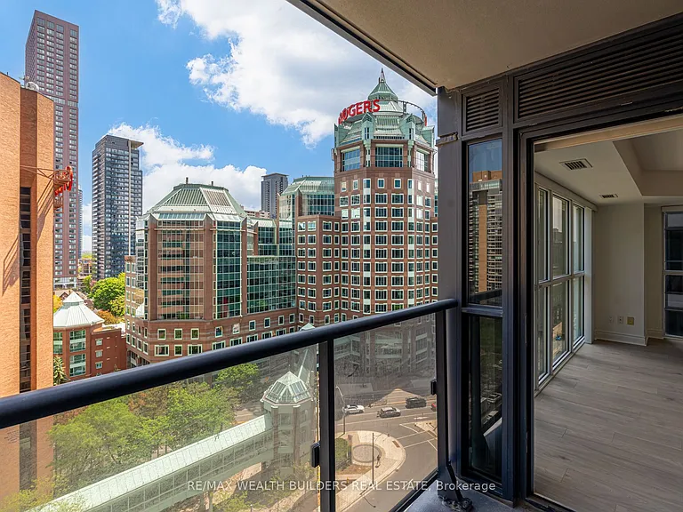 28 Ted Rogers Way #1212 — Photo 34