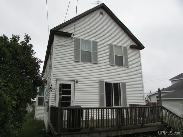 409 Lyons St, Baraga, MI 49908