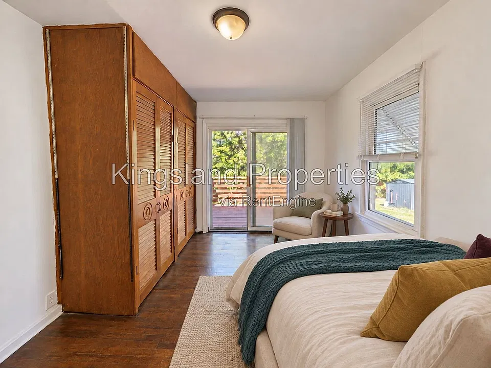 7417 Greenport Dr