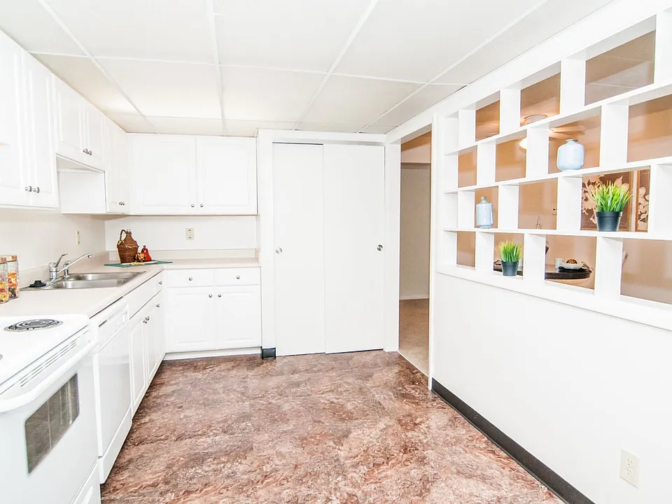 Rockwood Apartments