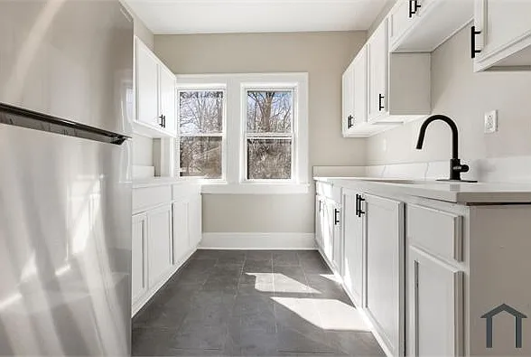 13802 Byron Ave — Photo 15