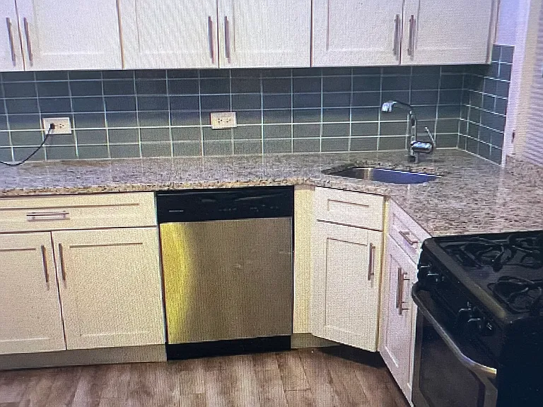 950 N Wolcott Ave #1R — Photo 1
