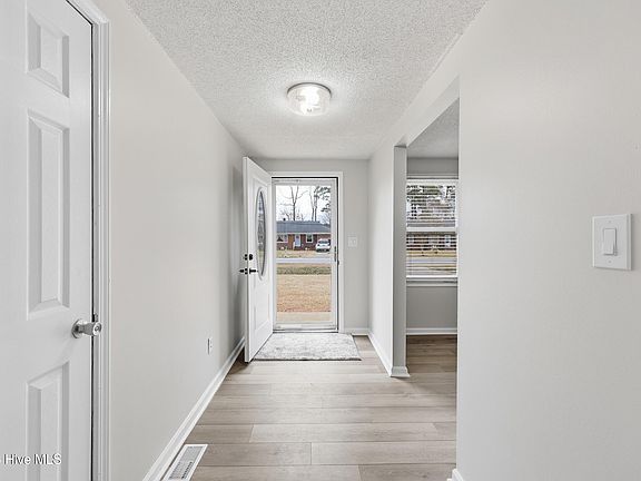 3rd image of 157 Seymour Drive